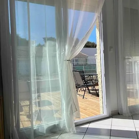 Maison 6 Personnes Climatisee Fibre Holiday home *